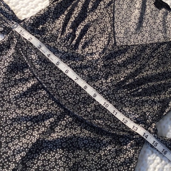 Express Design Studio Silk Floral Tie Back Blouse Sz S - Picture 12 of 12